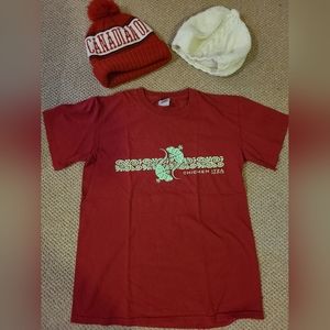 Tuque and t-shirt